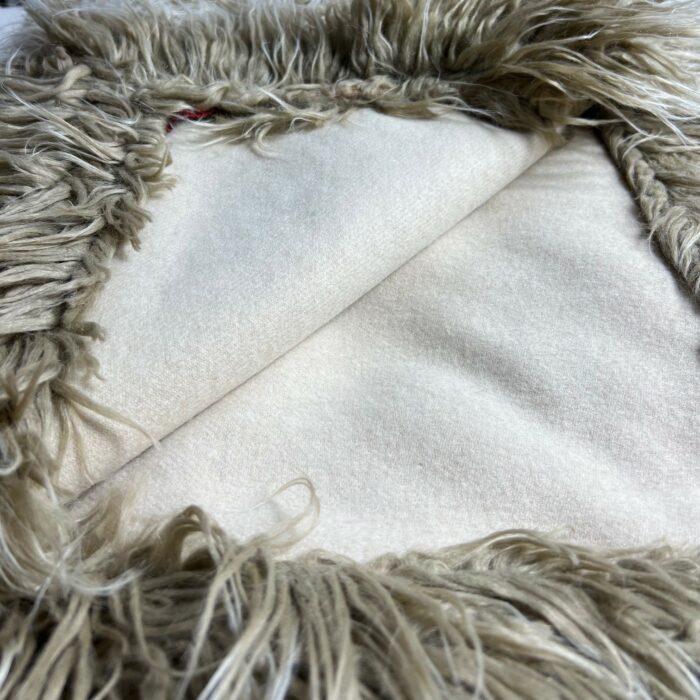 Yeti beige, Kunstfell-Plaid, Rückseite Wool-Cashmere cream, mit einer gratis Wärmflasche! - Image 2