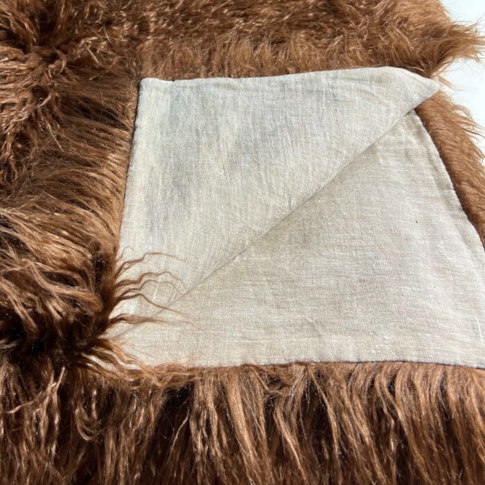 Yeti brown, Kunstfell-Plaid, Rückseite Lino taupe, mit zwei Kissenhüllen gratis! - Image 2